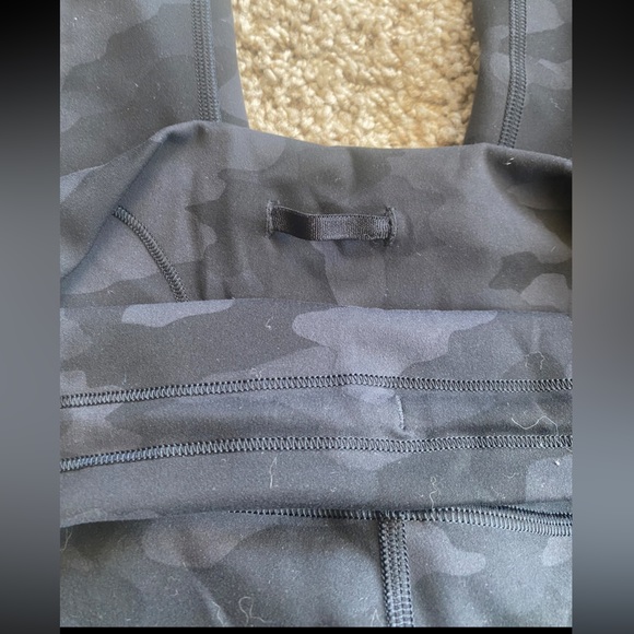 Lululemon Wunder Under High Rise tight *worn only a few times .. like new!* - Picture 6 of 8